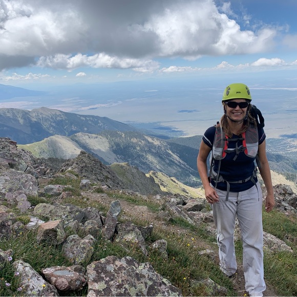 Hello, we’re Katie & Ellie! A mother-daughter reselling duo from Colorado. - Picture 2 of 4